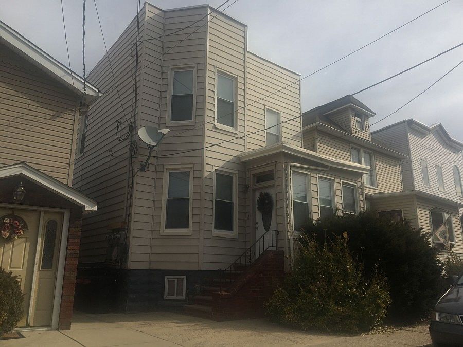 2nd image of 206 Huber St