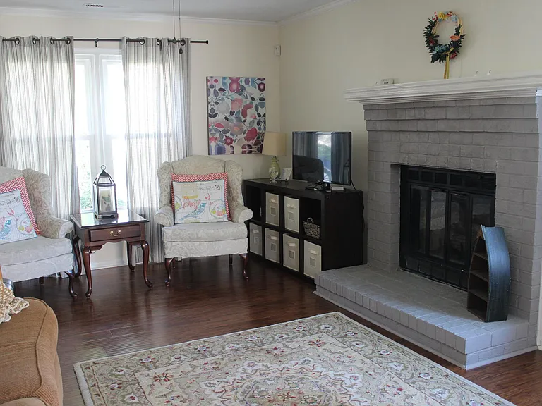 2604 Edgehill Ave — Photo 2