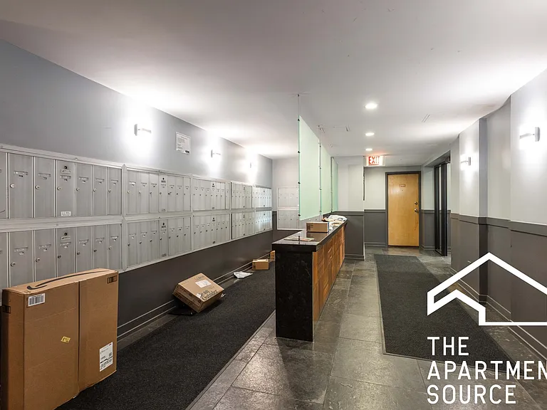 639 W Wrightwood Ave #202 — Photo 8