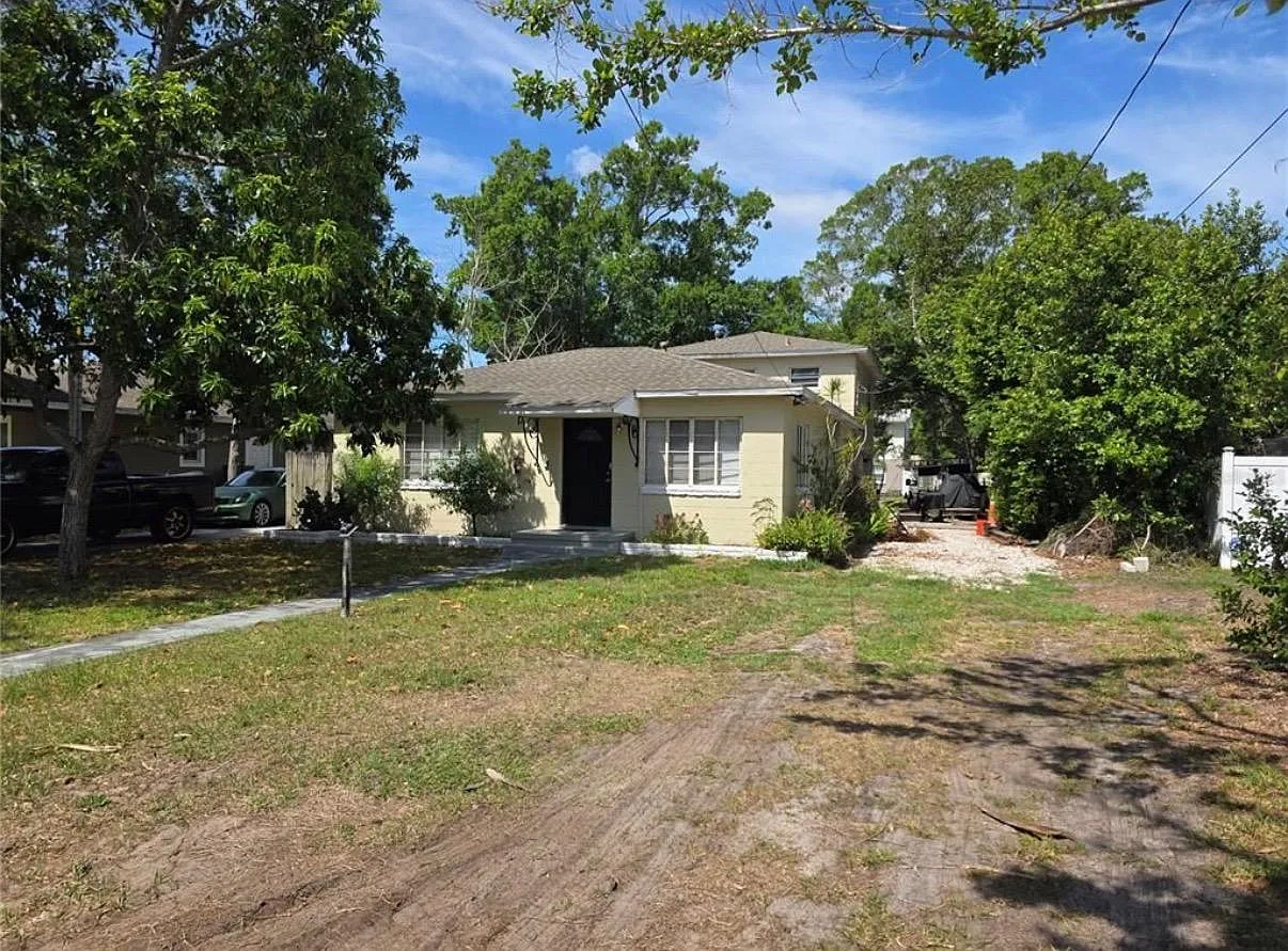 3 bed, $1,950 — Photo 1
