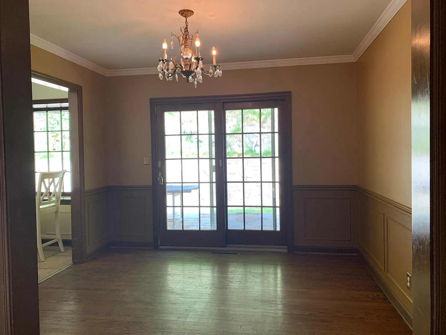 5 bed, 2800 sqft, $2,500 — Photo 4