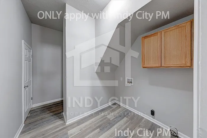 53 E Raymond St — Photo 16