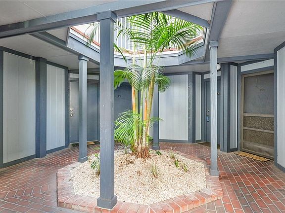 3rd image of 3964 Atrium Dr