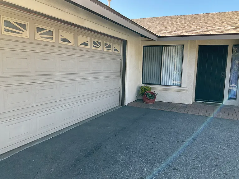 723 Sutton Hill Pl — Photo 6