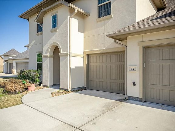 4th image of 15 Pebble Pocket Ct