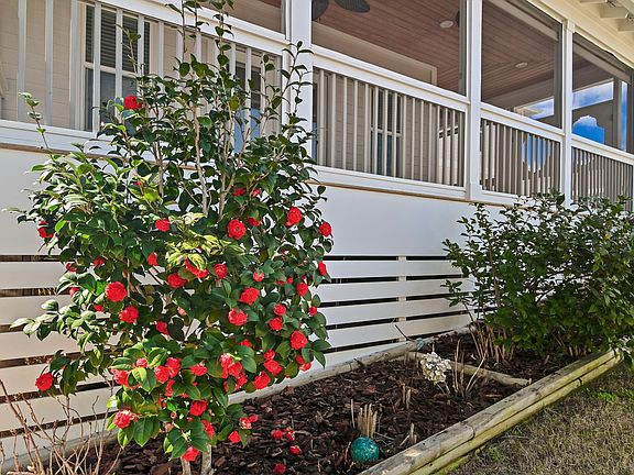 5th image of 180 Walnut St