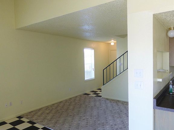 4th image of 1201 Royal Crest Dr