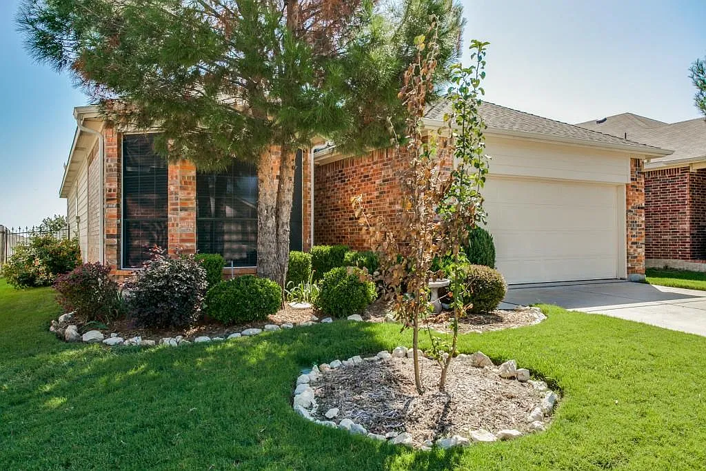 3 bed, 1540 sqft, $1,800 — Photo 1