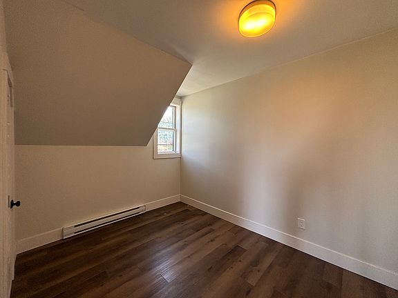 3rd image of 206 Sunset Dr #0