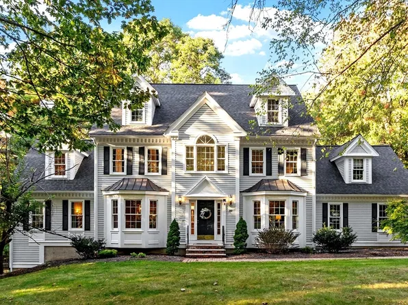 89 Schoolhouse Ln, Boxboro, MA 01719