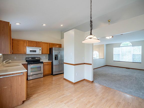 5th image of 2577 Berwood Ln