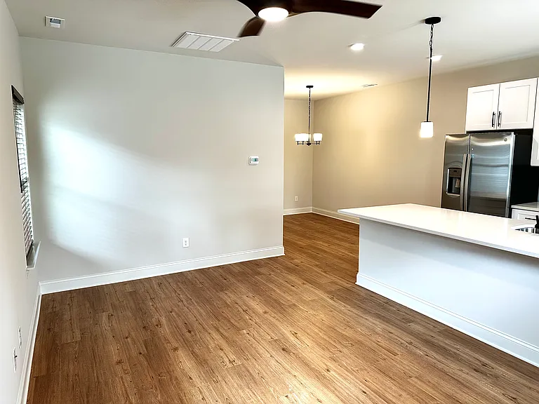 521 N Linwood Ave — Photo 10