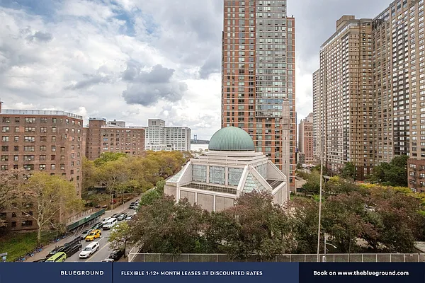 Rented by The Blueground | media 25