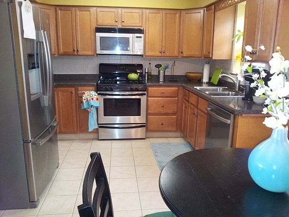 2nd image of 6816 N Northwest Hwy APT 3