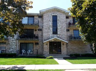 8840 Mobile Ave APT 306, Oak Lawn, IL 60453