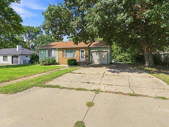 4th image of 1300 N Buckeye Ave