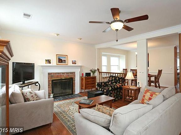 5th image of 8033 Merry Oaks Ct