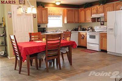 5th image of 228 Autumn Oaks Dr