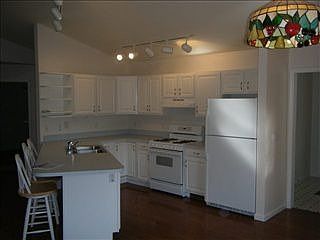 2nd image of 1718 Longwood Ct