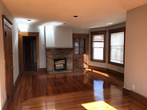 1st image of 229 Fountain St #2