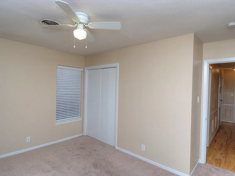 2614 Little John Ln — Photo 17