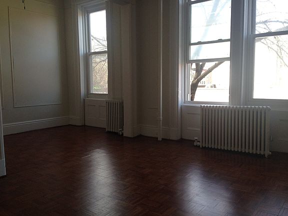 5th image of 648 Park Pl APT 2