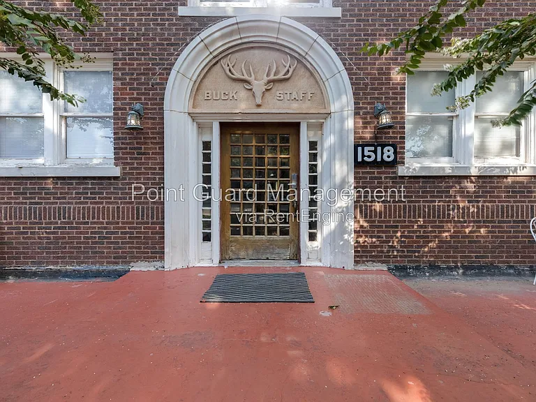 1318 N Robinson Ave — Photo 49