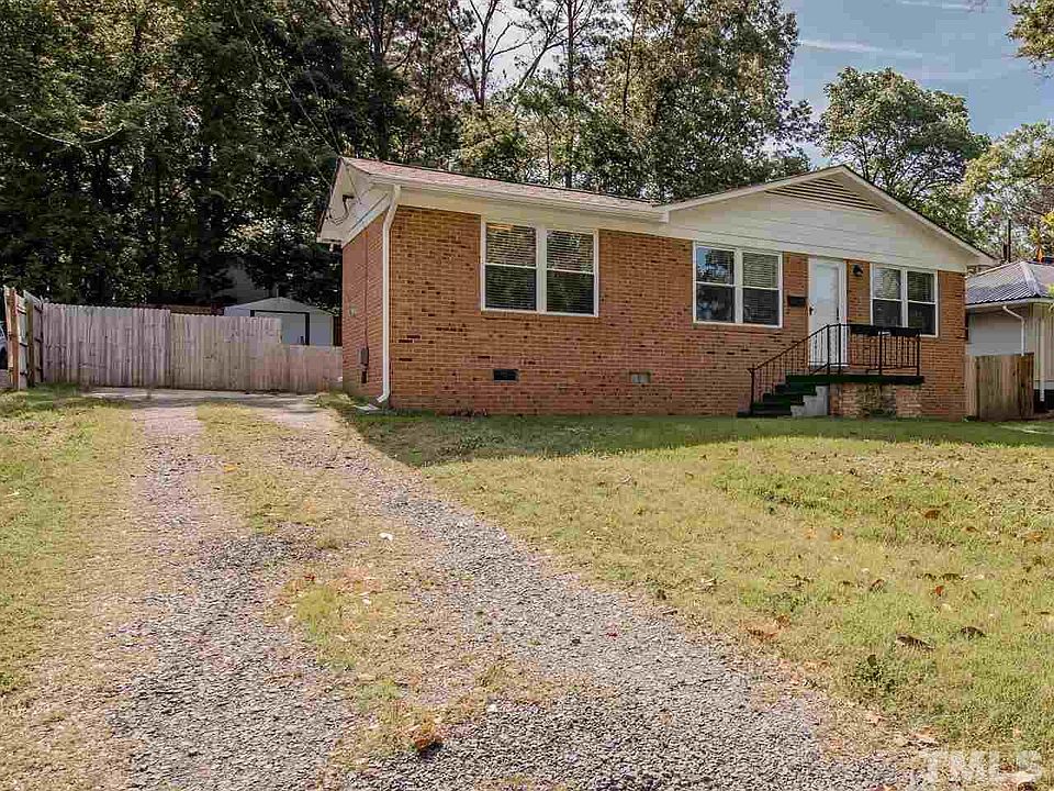 1st image of 2921 Sprucewood Dr