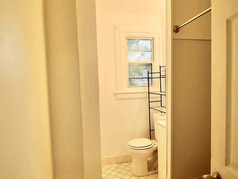 407 East Ave — Photo 8