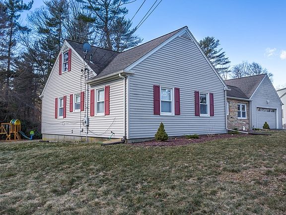 2nd image of 71 Norlen Park