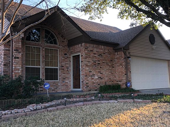 2nd image of 337 Fairhavens Dr