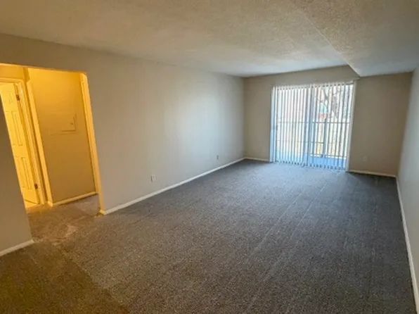 2616 S 70th St, Lincoln, NE