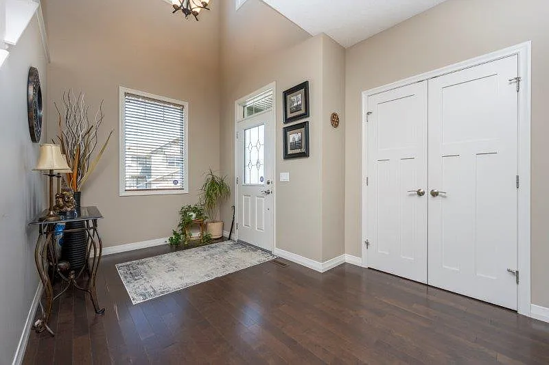 4 bed, 3.5 bath, 2467 sqft, $3,200 — Photo 4