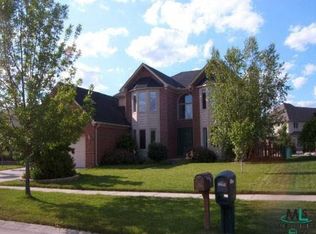 19157 E Calypso Dr, Macomb, MI 48044
