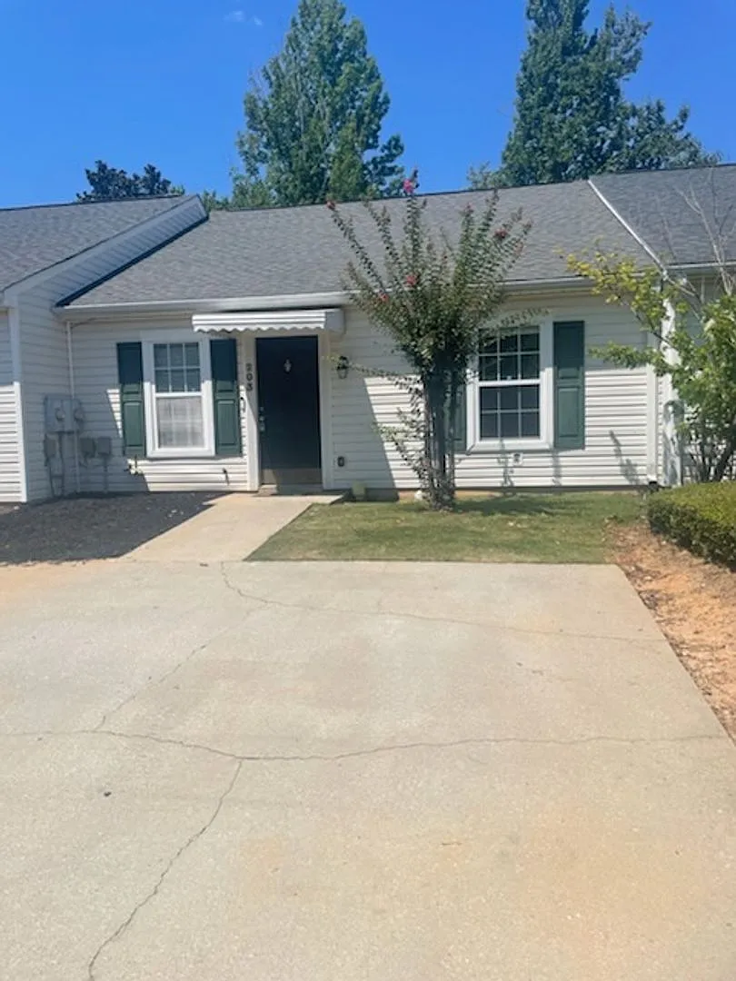 West Augusta Medical Community Townhome-Wow — Photo 1