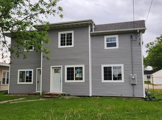 406-408 Gladys St, Waterloo, IA 50702