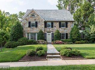 2116 Belle Haven Rd, Alexandria, VA 22307