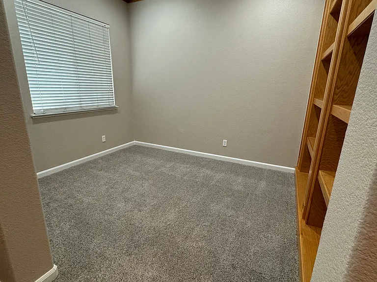1900 Casterbridge Dr — Photo 4