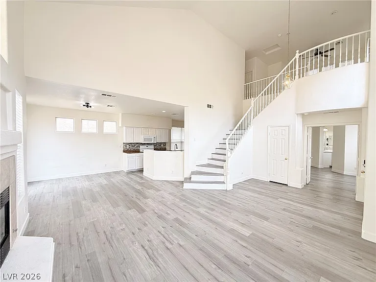 8034 Arcadian Ln — Photo 6