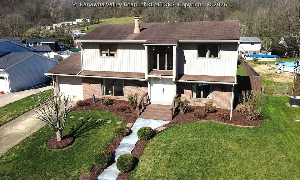 1st image of 220 Nedra Dr