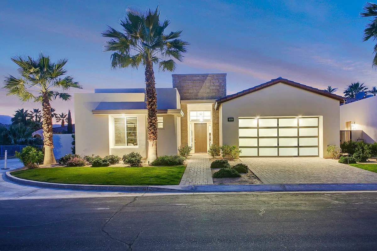 4 bed, 4.5 bath, 3018 sqft, $17,000 — Photo 2