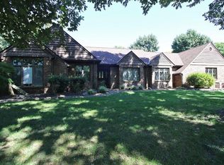 18 Crestwood Dr, Glen Carbon, IL