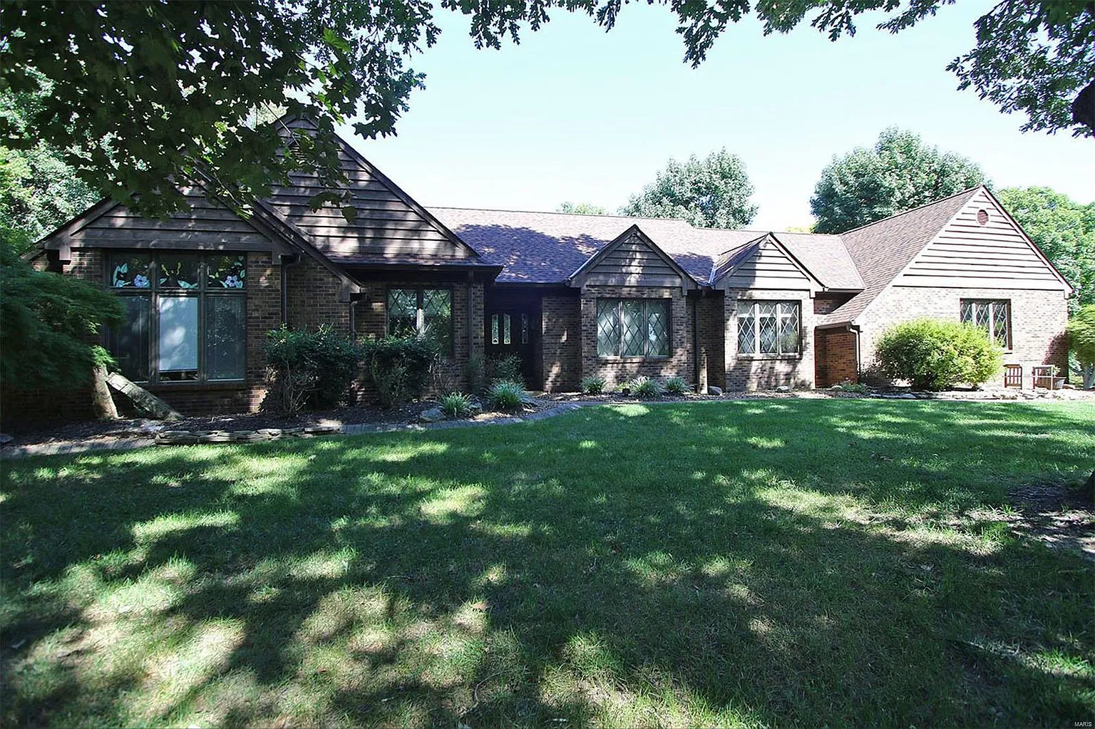 18 Crestwood Dr photo 1