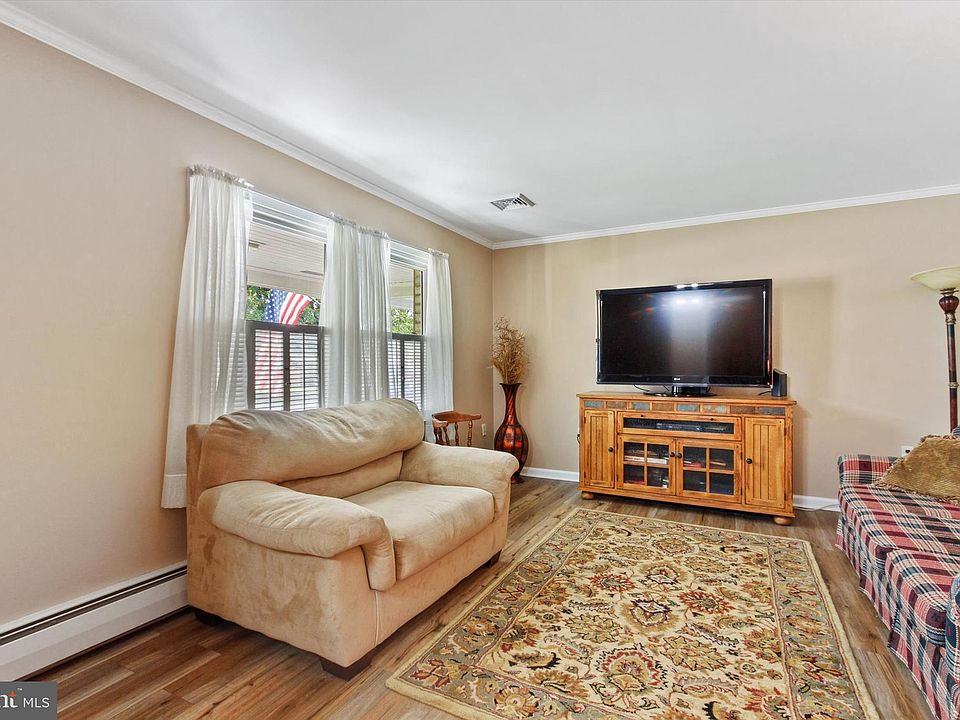 1336 E Walnut St, Hanover, PA 17331 Zillow