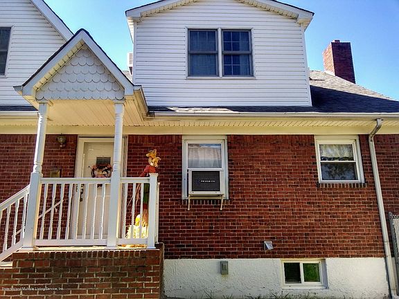 4th image of 137 Ravenhurst Ave