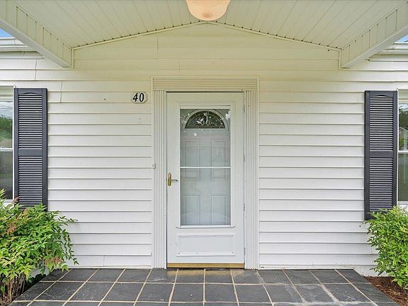 3rd image of 40 Upland Dr
