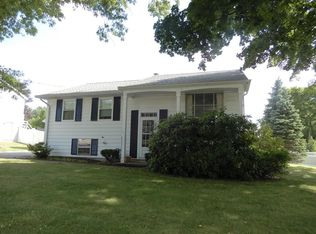 5 Fenders Ave, Newburyport, MA 01950