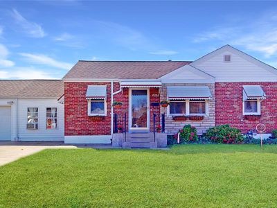 4352 Steins St, Saint Louis, MO, 63116