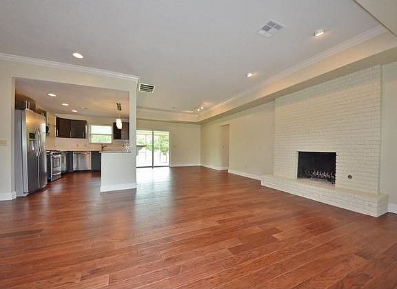 3rd image of 1516 NE 67th St