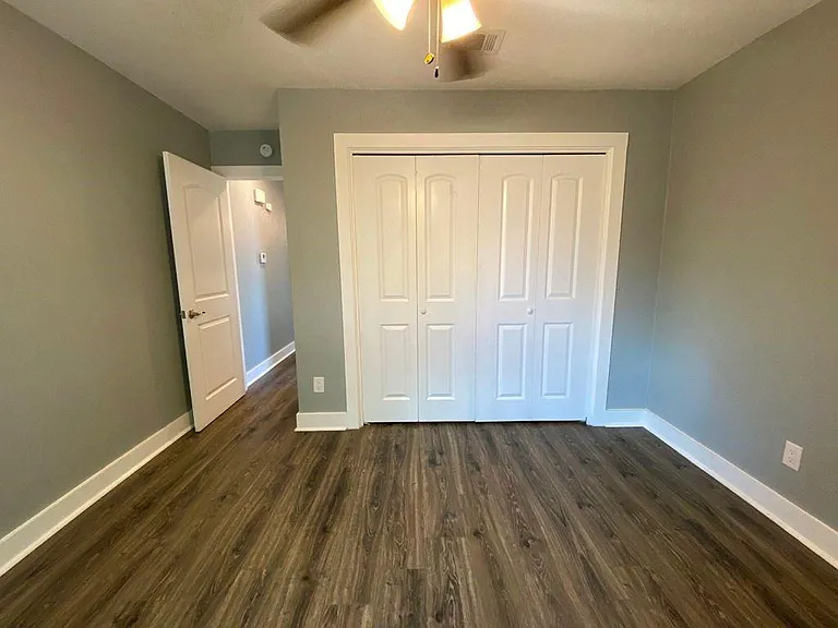 3411 Lynridge Dr #B — Photo 15